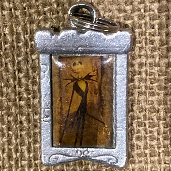 DISNEY NIGHTMARE BEFORE CHRISTMAS JACK SKELLINGTON PEWTER KEYCHAIN/PENDANT